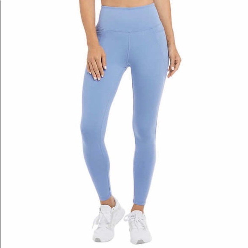 Danskin Ladies' Lightweight 7/8 Legging with phone pocket